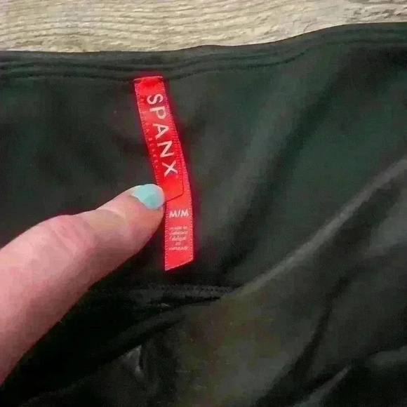 Spanx Faux Leather leggings - Picture 2 of 3